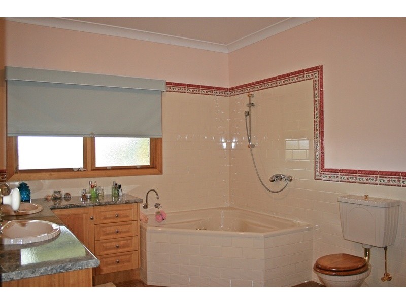 239 BOGGY GATE RD, Clarkefield VIC 3430