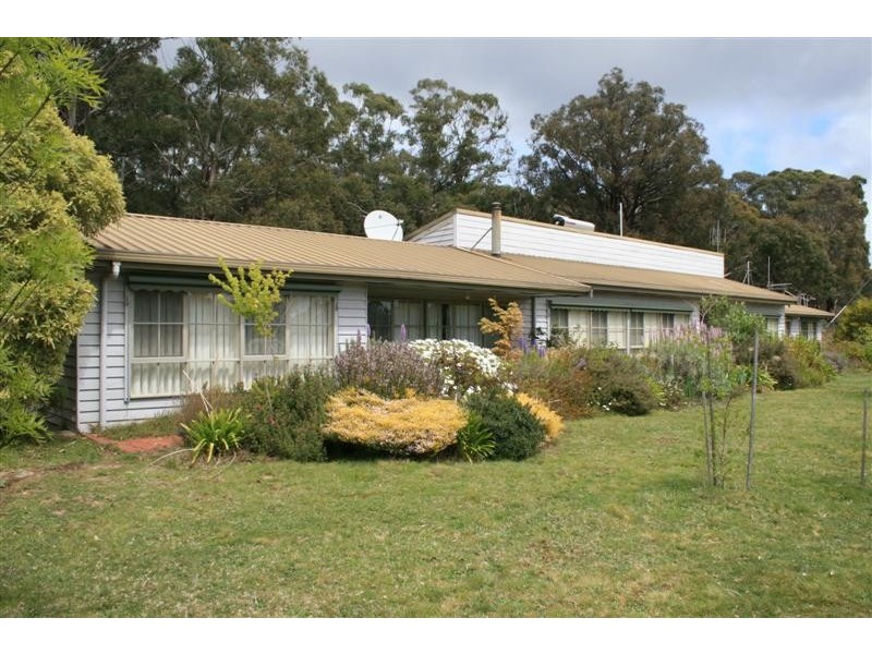 628 BURKE and WILLS TRACK, Lancefield VIC 3435