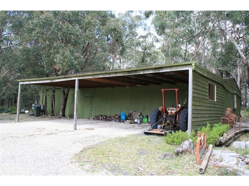 628 BURKE and WILLS TRACK, Lancefield VIC 3435
