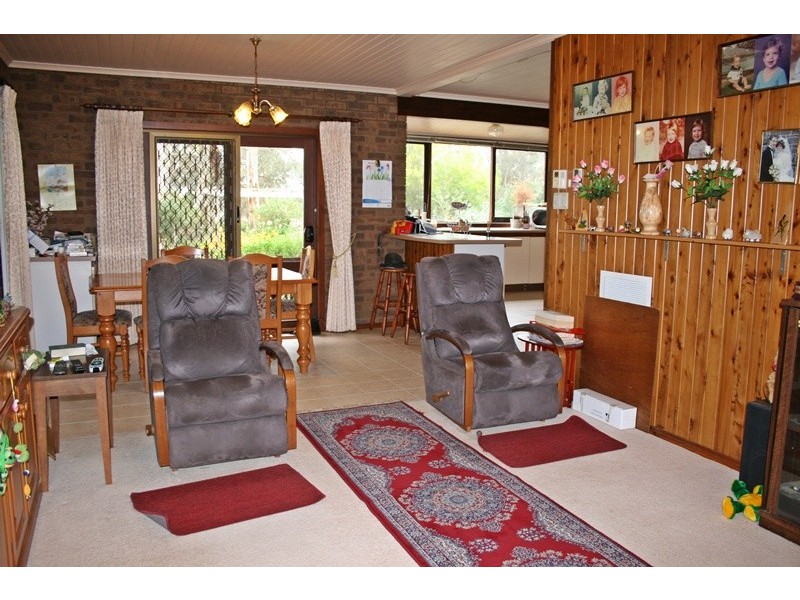 273 EDGECOMBE RD, Kyneton VIC 3444