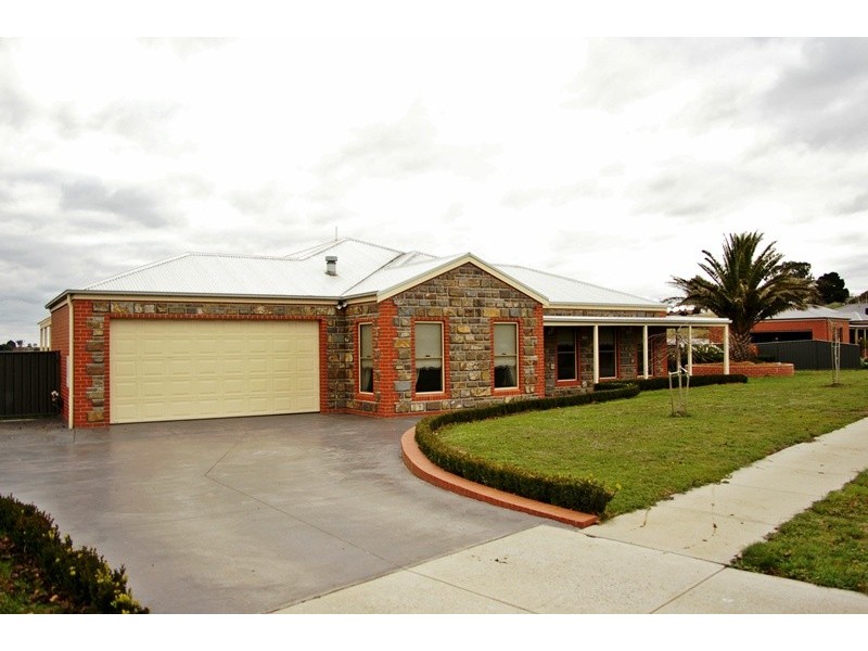 14 Sanctuary Drive, Kyneton VIC 3444