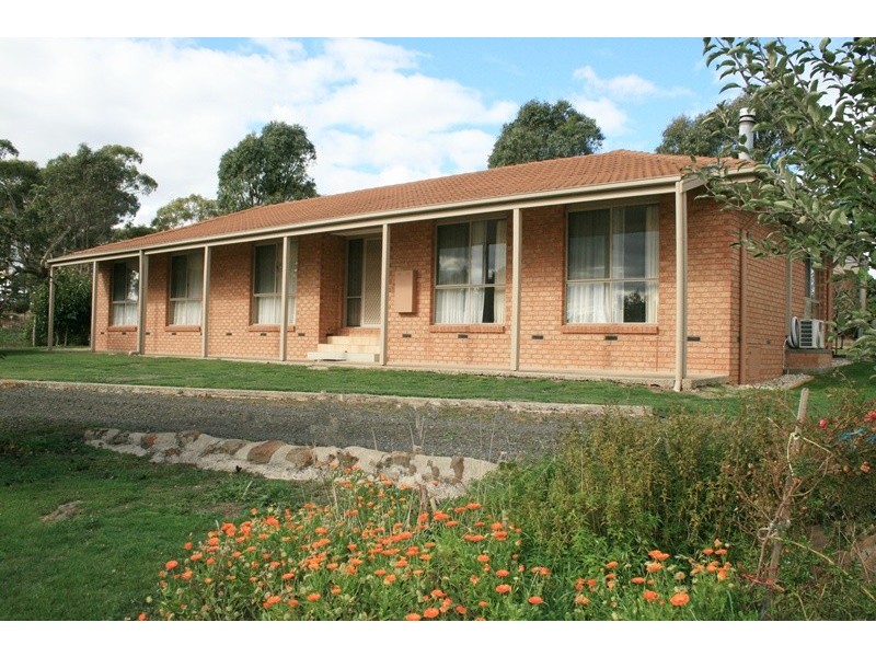 132 NORTHUMBERLAND ROAD, Kyneton VIC 3444