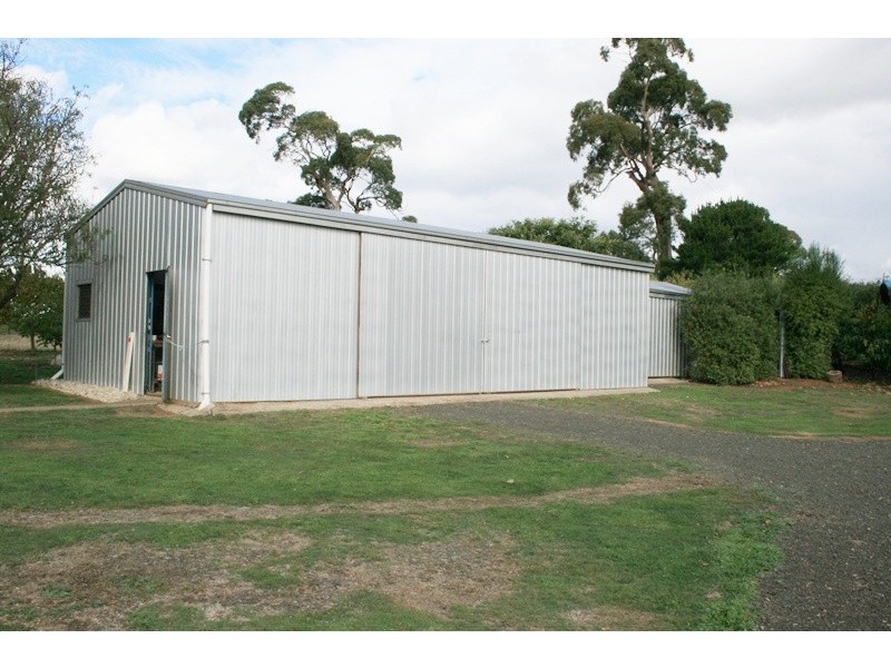 132 NORTHUMBERLAND ROAD, Kyneton VIC 3444