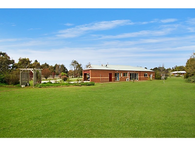 9 Tonks Court, Kyneton VIC 3444