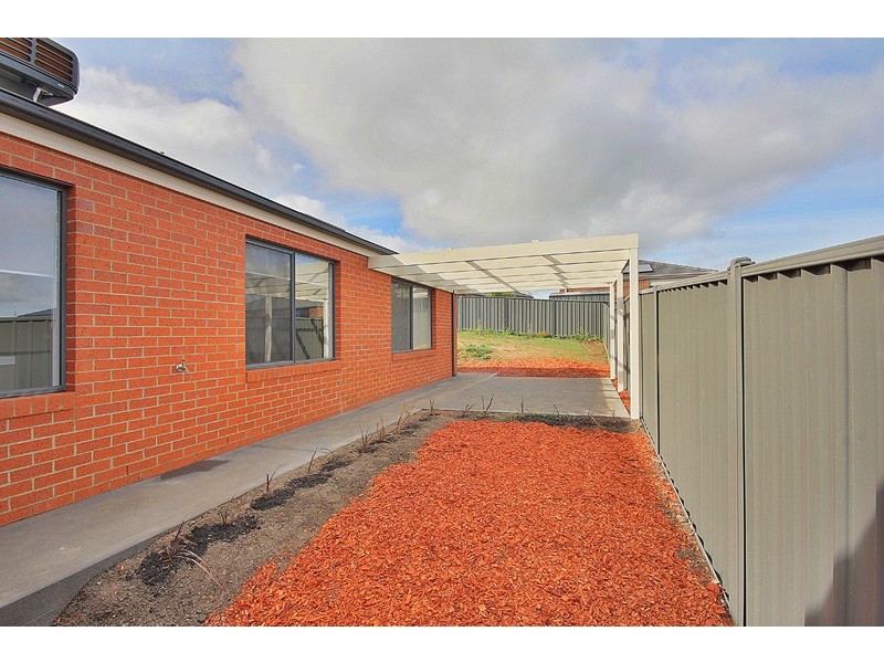 84 Caroline Chisholm Drive, Kyneton VIC 3444