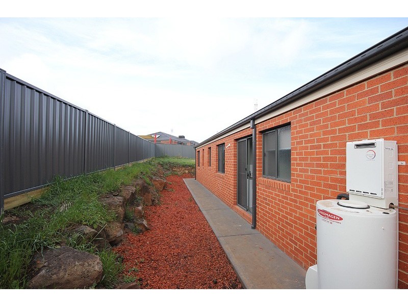 84 Caroline Chisholm Drive, Kyneton VIC 3444