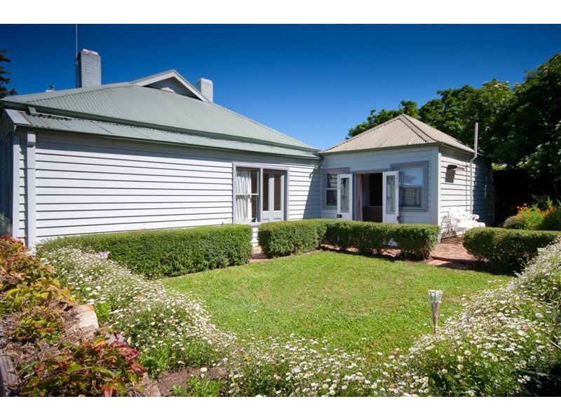 14 New Street, Kyneton VIC 3444