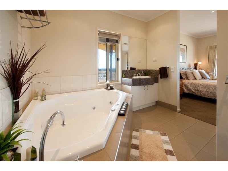 57 Racecourse Road, Redesdale VIC 3444