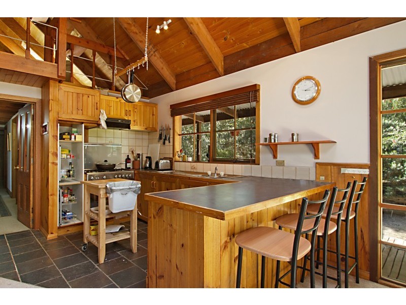 6 Granite Hill Lane, Kyneton VIC 3444