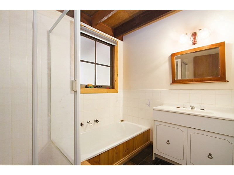 6 Granite Hill Lane, Kyneton VIC 3444