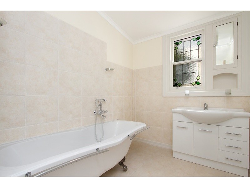 2D Mollison Street, Kyneton VIC 3444