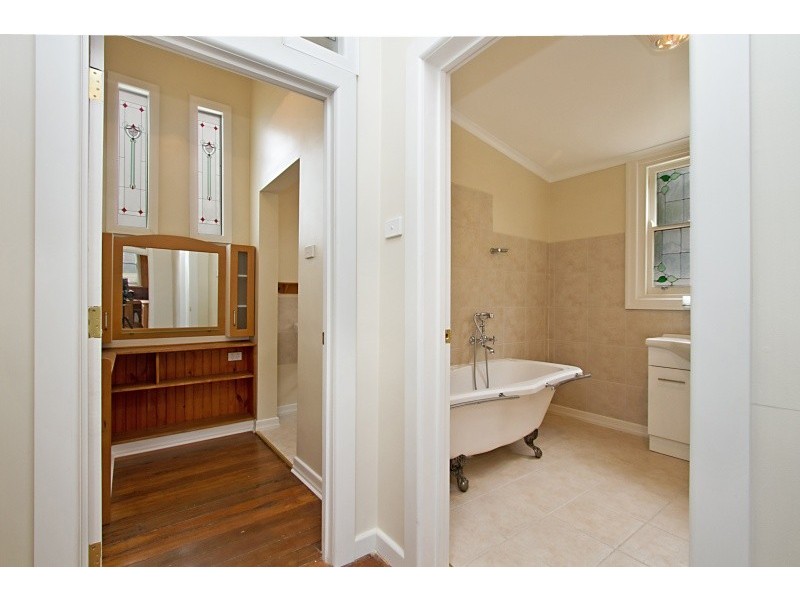 2D Mollison Street, Kyneton VIC 3444