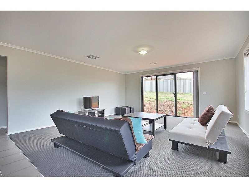 84 CAROLINE CHISHOLM DRIVE, Kyneton VIC 3444