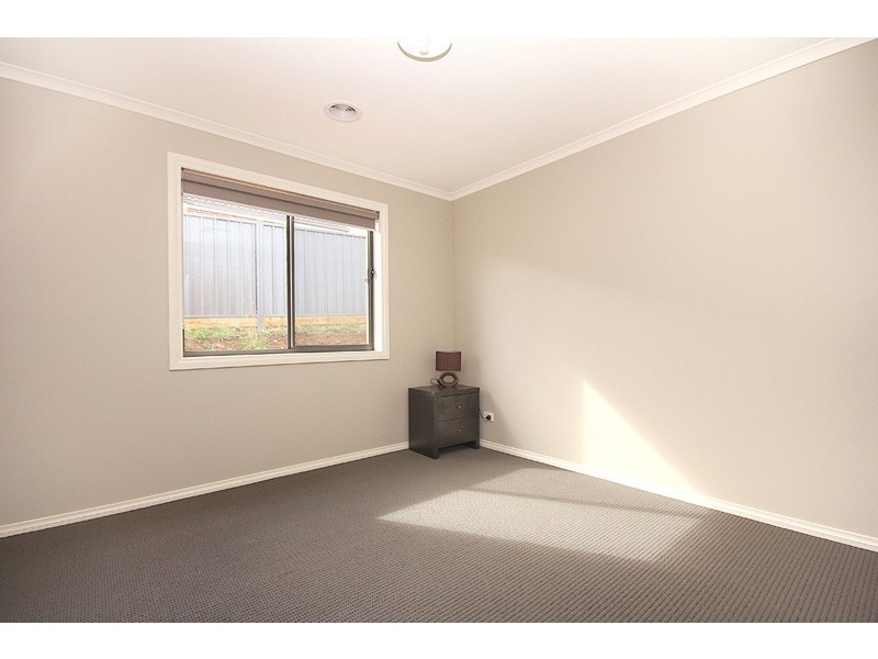 84 CAROLINE CHISHOLM DRIVE, Kyneton VIC 3444