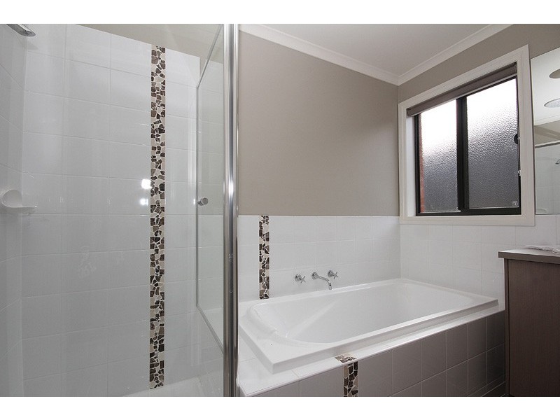 84 CAROLINE CHISHOLM DRIVE, Kyneton VIC 3444