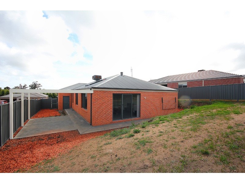 84 CAROLINE CHISHOLM DRIVE, Kyneton VIC 3444