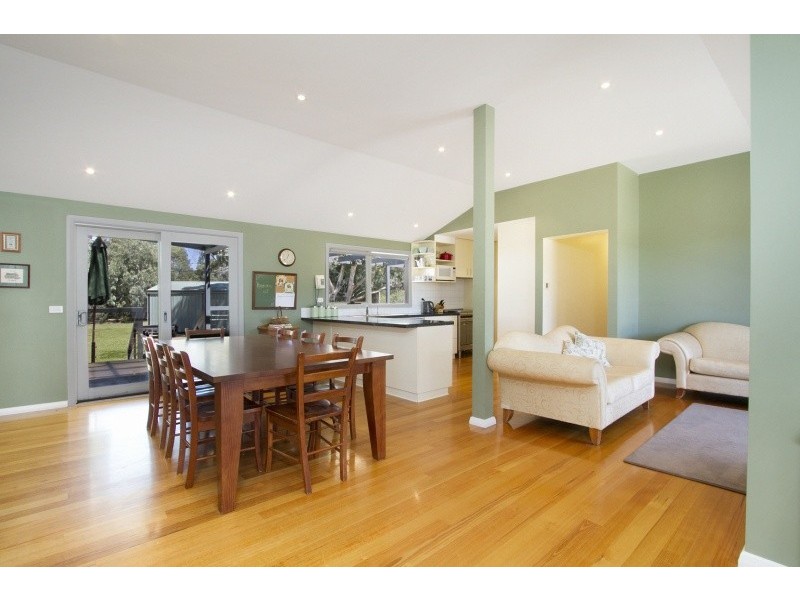 8 Louise Lane, Lancefield VIC 3435