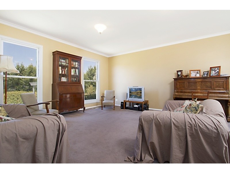 8 Louise Lane, Lancefield VIC 3435