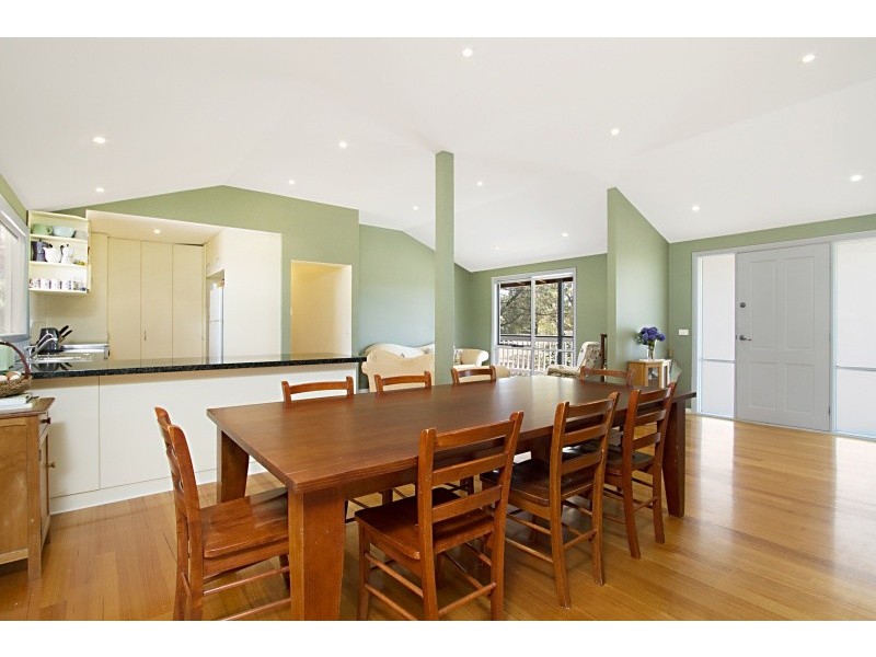 8 Louise Lane, Lancefield VIC 3435