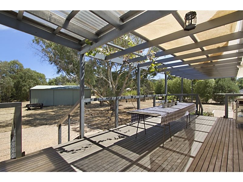 8 Louise Lane, Lancefield VIC 3435