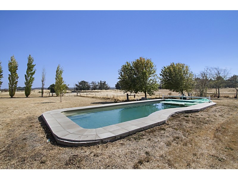 183 James Lane, Woodend VIC 3442