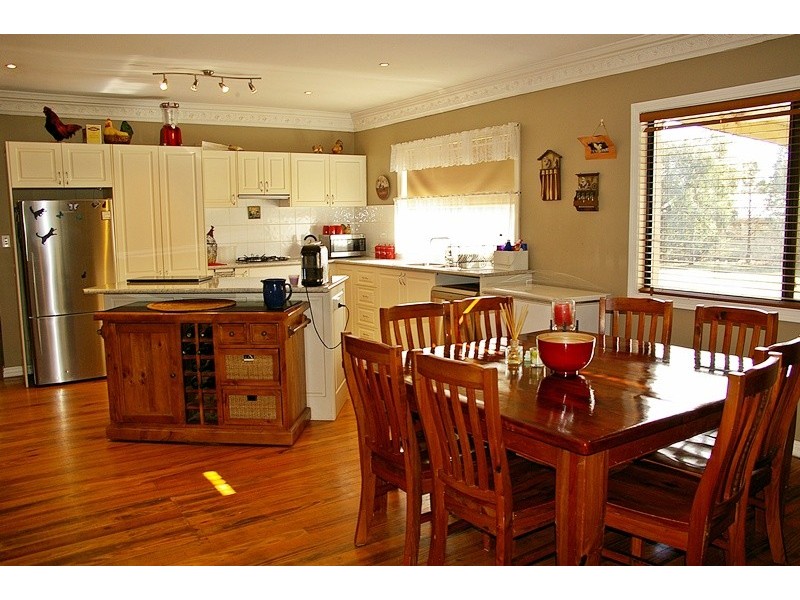 13 Taylors Court, Kyneton VIC 3444