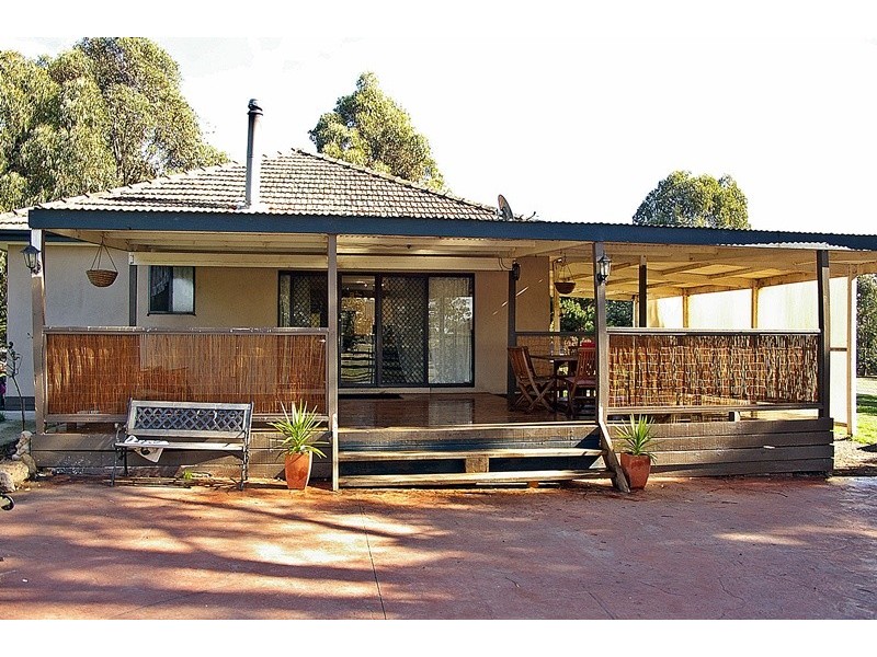 13 Taylors Court, Kyneton VIC 3444