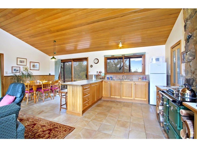 64 Mill Road, Barfold VIC 3444