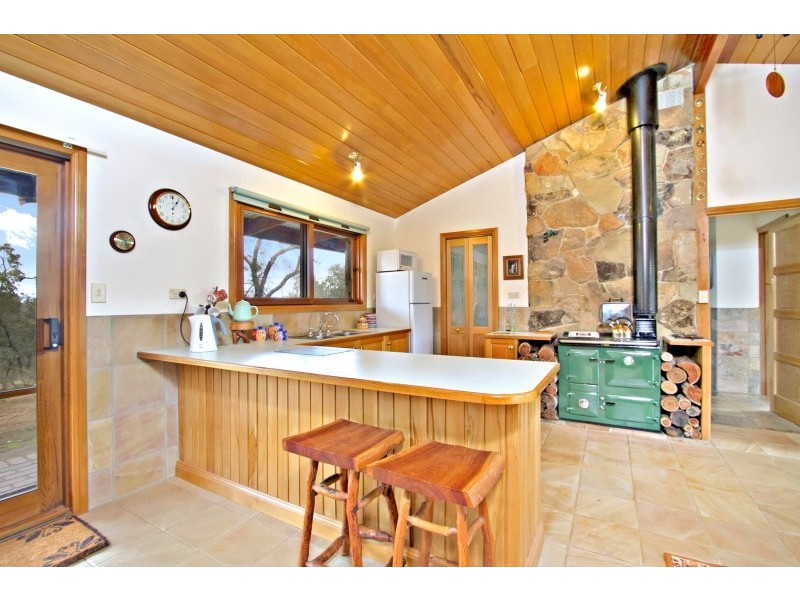 64 Mill Road, Barfold VIC 3444