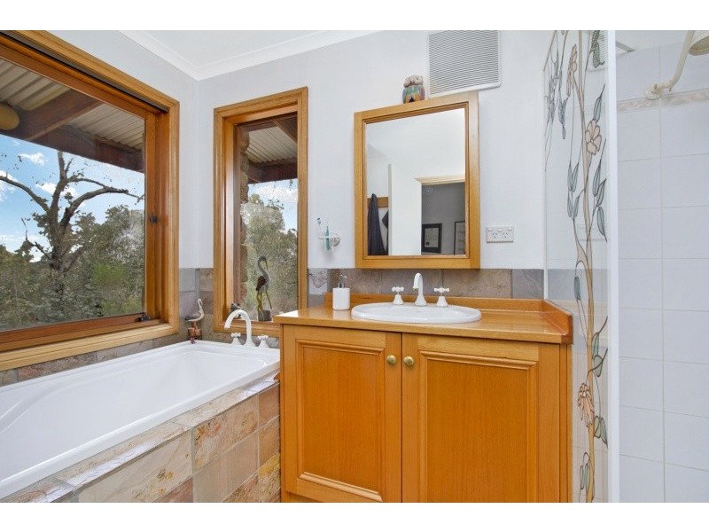 64 Mill Road, Barfold VIC 3444