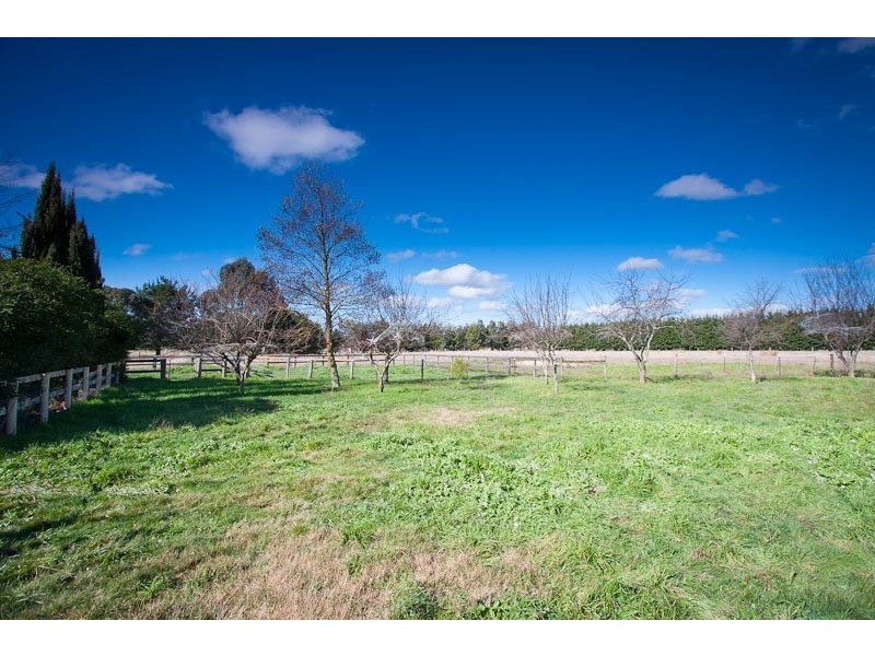 1768 ROMSEY RD, Romsey VIC 3434