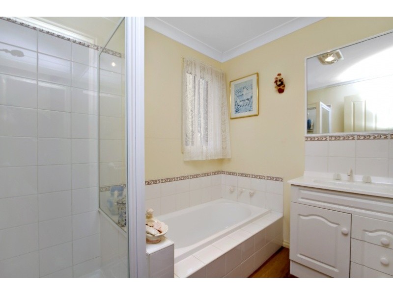 1 James Court,, Kyneton VIC 3444