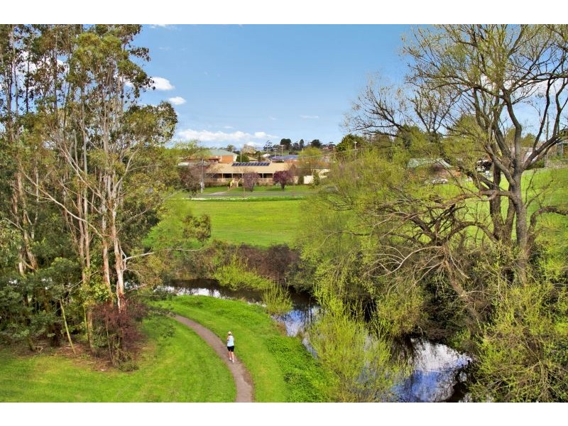 11-13 Campaspe Drive, Kyneton VIC 3444