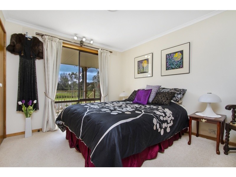 11-13 Campaspe Drive, Kyneton VIC 3444