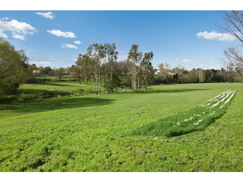 11-13 Campaspe Drive, Kyneton VIC 3444