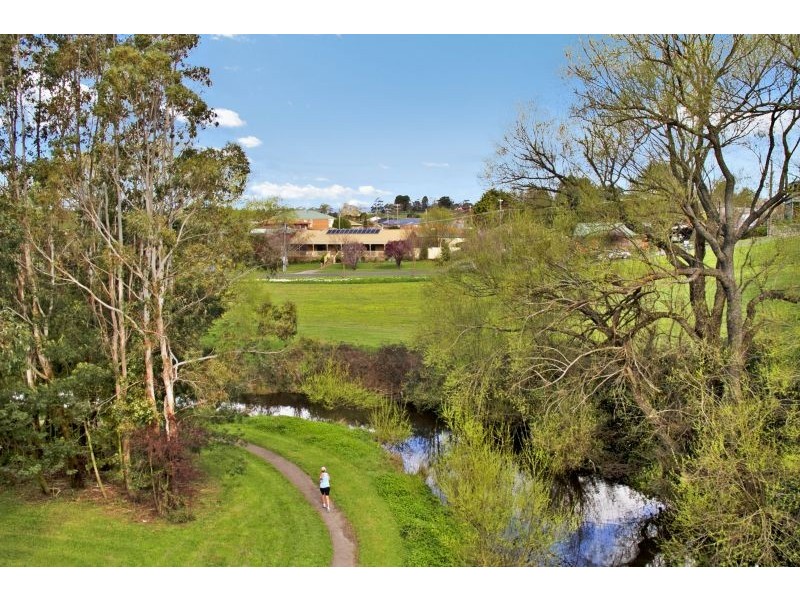 11-13 Campaspe Drive, Kyneton VIC 3444