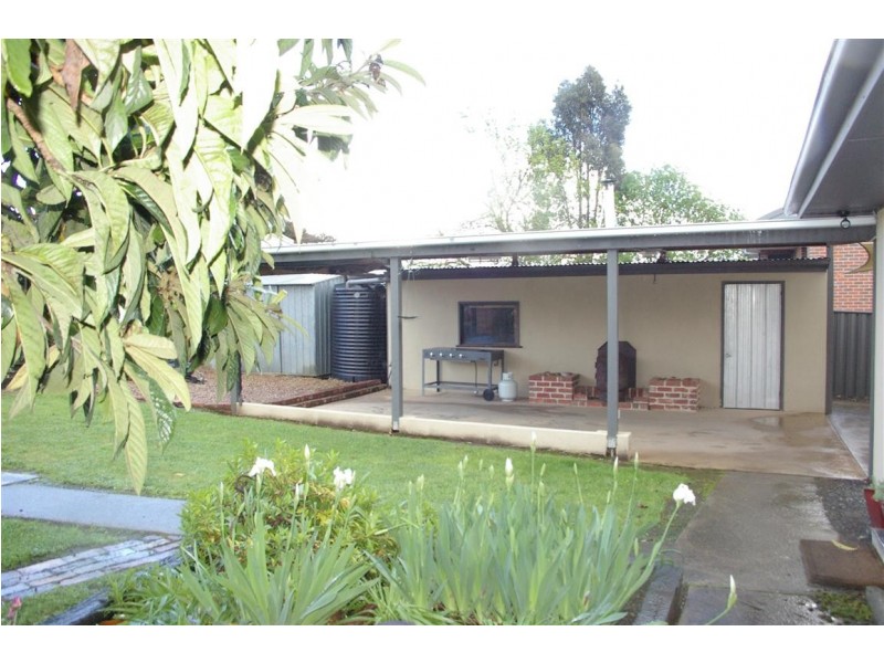 15 Beauchamp Street East, Kyneton VIC 3444