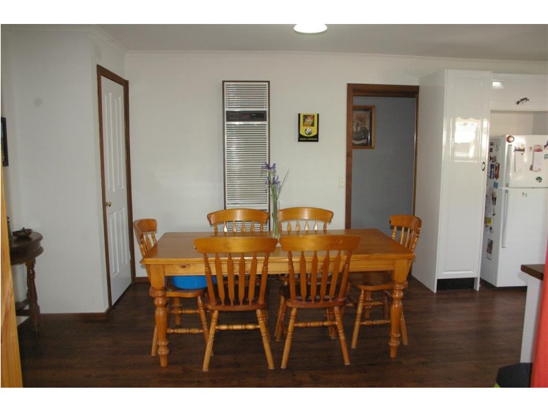 15 Beauchamp Street East, Kyneton VIC 3444