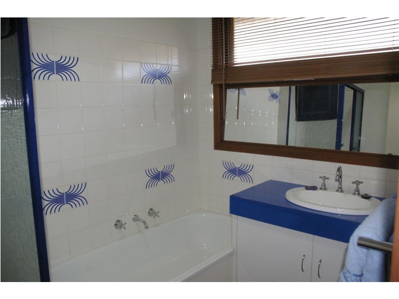 15 Beauchamp Street East, Kyneton VIC 3444