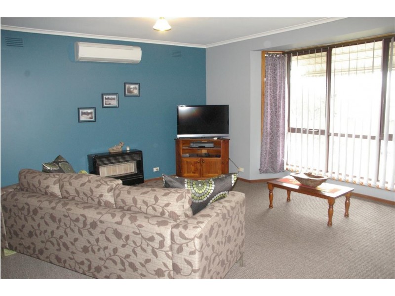 15 Beauchamp Street East, Kyneton VIC 3444