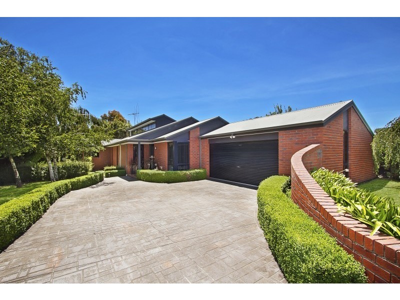 16 Blair Drive,, Kyneton VIC 3444