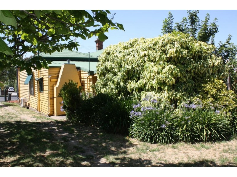 12 Bowen Street,, Kyneton VIC 3444