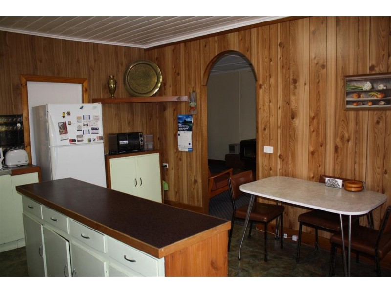 28 Sturt Street,, Kyneton VIC 3444