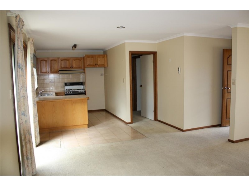 2/21 Hutton Street,, Kyneton VIC 3444