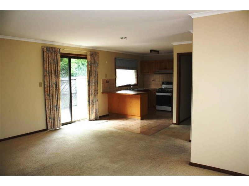 2/21 Hutton Street,, Kyneton VIC 3444