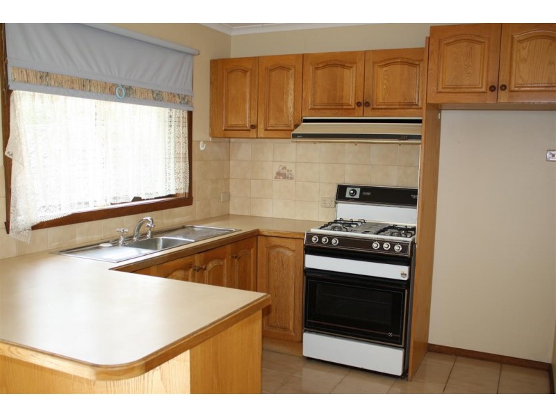 2/21 Hutton Street,, Kyneton VIC 3444