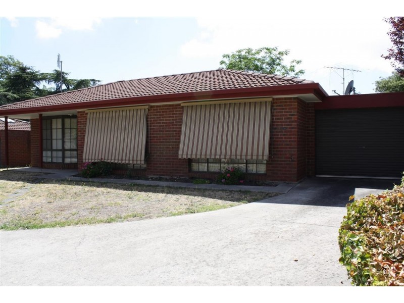 2/21 Hutton Street,, Kyneton VIC 3444