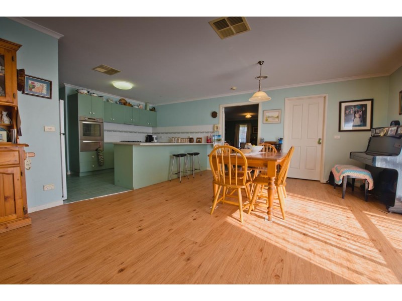 5 James Court, Kyneton VIC 3444