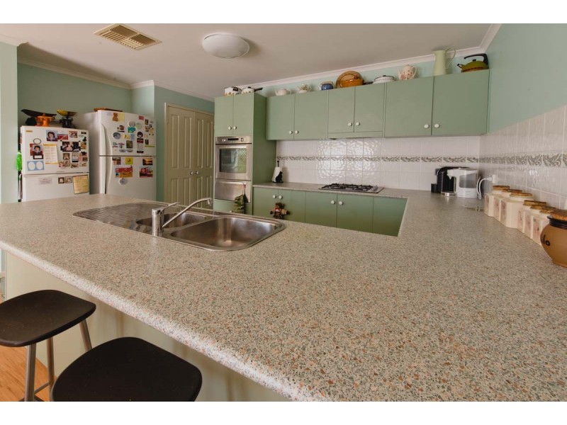 5 James Court, Kyneton VIC 3444