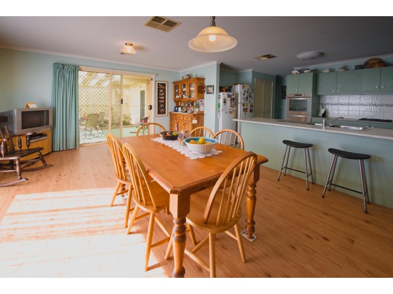 5 James Court, Kyneton VIC 3444